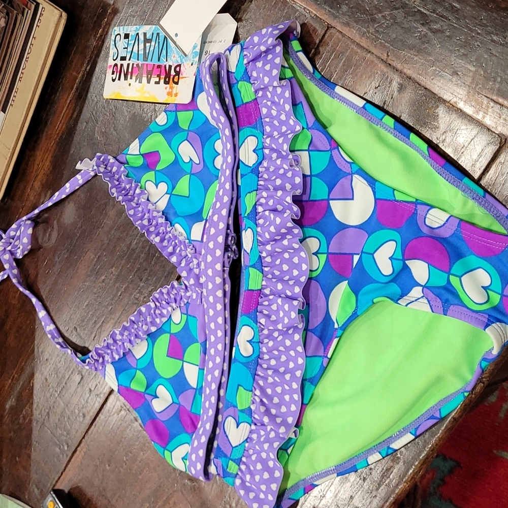 NWT Breaking Waves 2pc Swimsuit. 16